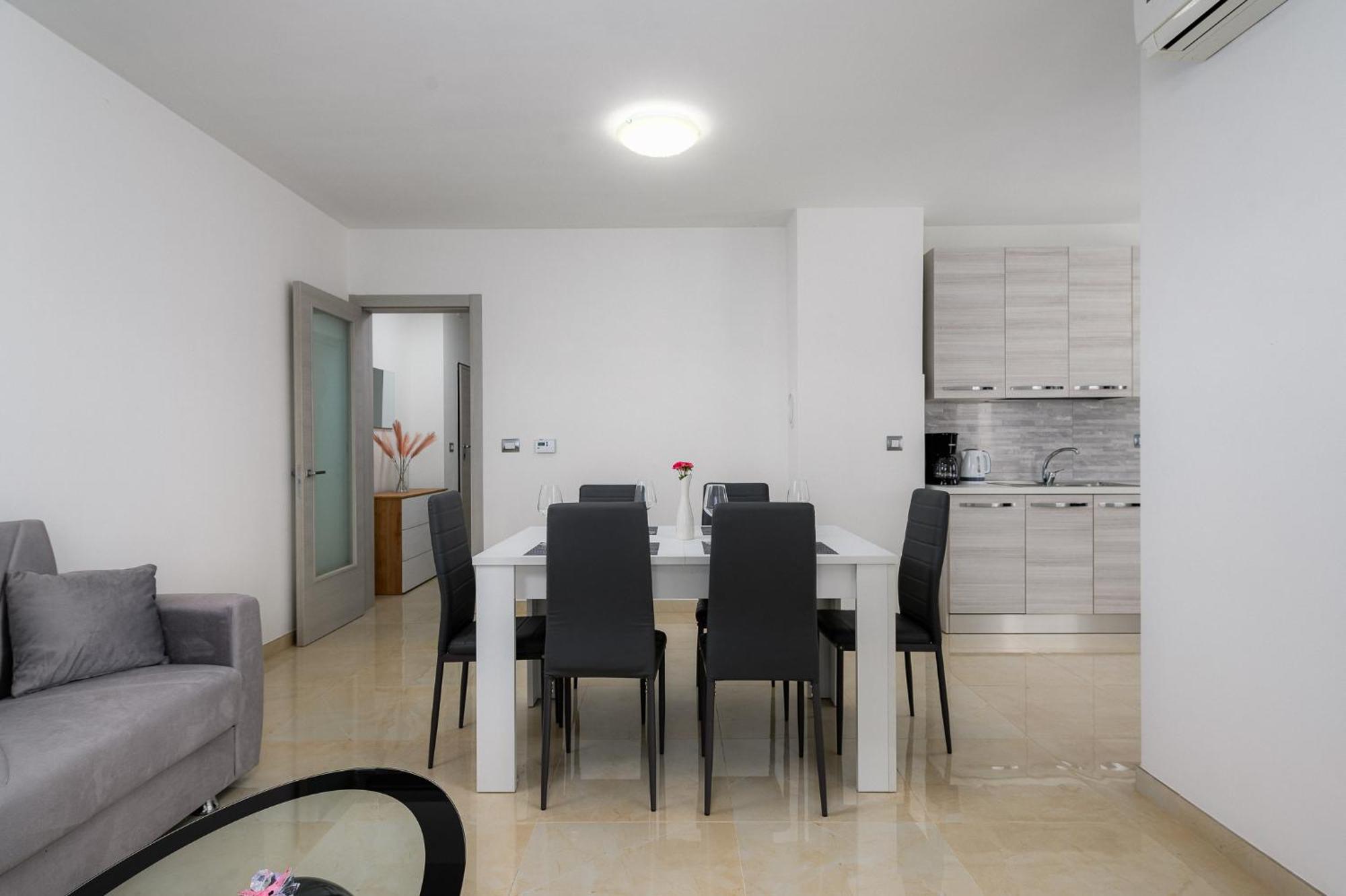 Stancija Amorozo 5 - Apartment N. 7 โปเรช ภายนอก รูปภาพ