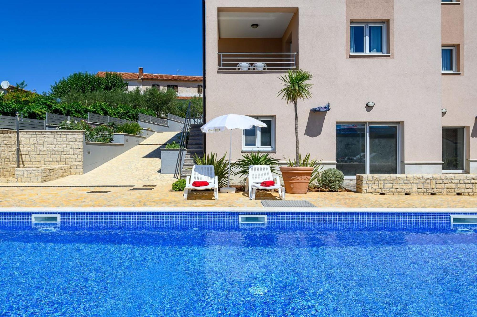 Stancija Amorozo 5 - Apartment N. 7 โปเรช ภายนอก รูปภาพ
