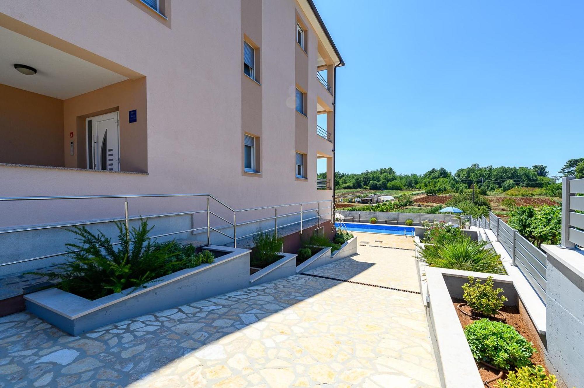 Stancija Amorozo 5 - Apartment N. 7 โปเรช ภายนอก รูปภาพ